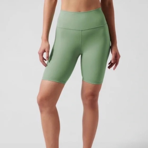 Athleta Pants - Athleta Transcend Bike Shorts Raleigh Green